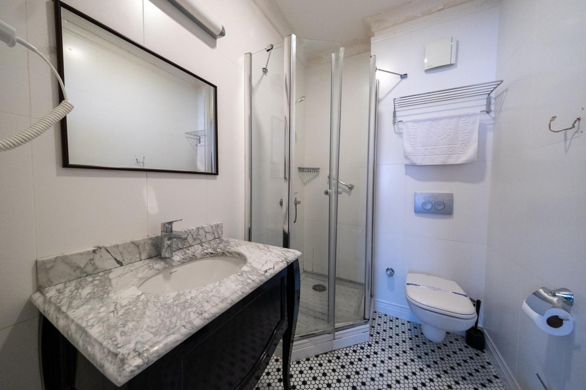 Galata Rame Hotel Istanbul Bagian luar foto